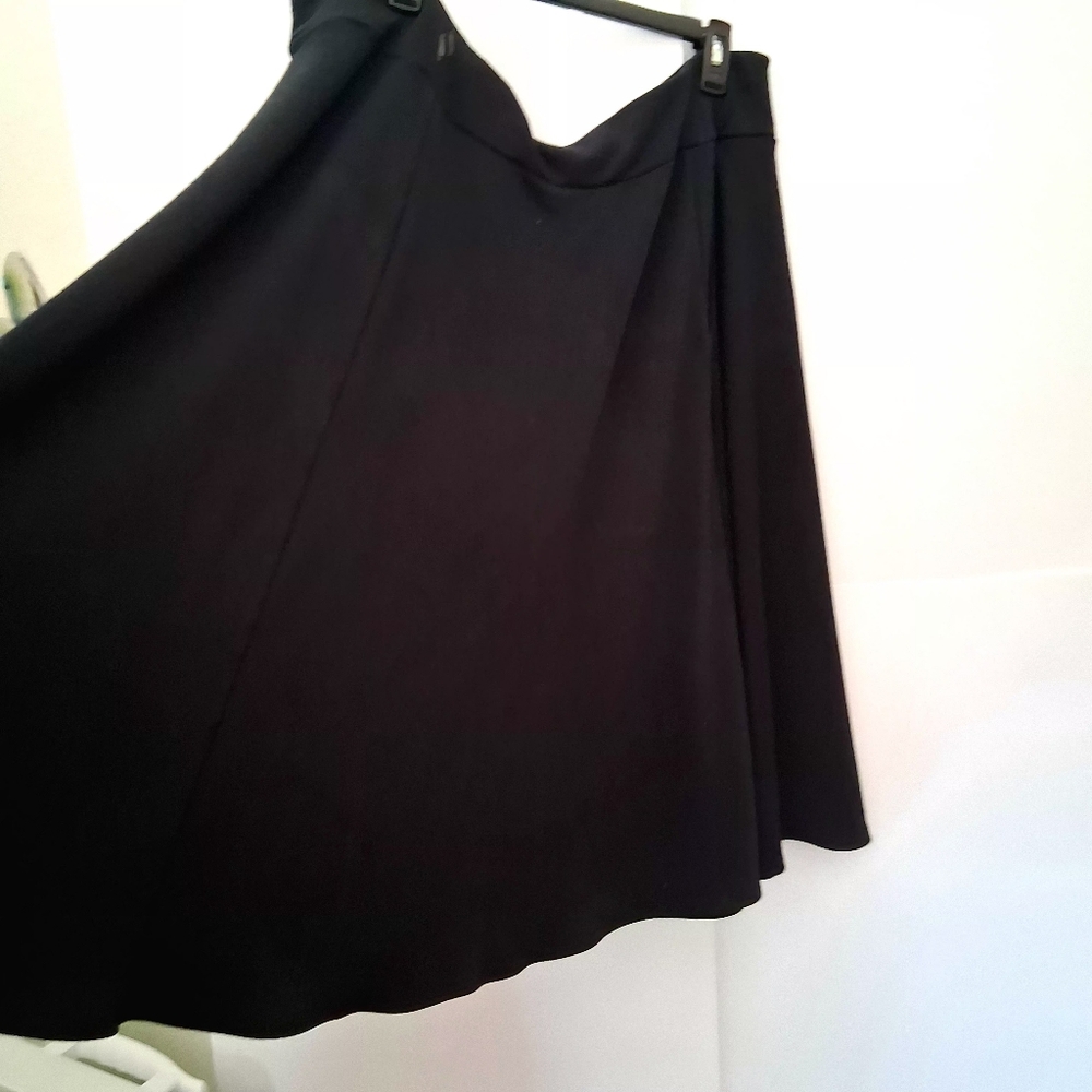 SKECHERS Black Long Flared Skirt Size 3X - Picture 2 of 9